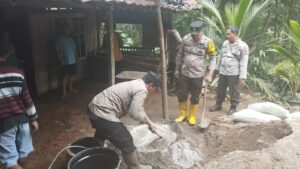 Polres Pacitan Peduli, Warga Penyandang Cacat Terima Bantuan Renovasi Dapur