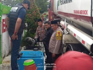 Jelang Mudik Lebaran, Polsek Purwosari Intensifkan Patroli Ke SPBU Pastikan Stock BBM Dan Antisipasi Kecurangan