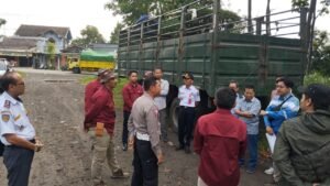ANDALALIN” Kanit Kamsel Satlantas Polres Kediri Tinjau Lokasi Penambangan PT. Iki Pasir Apik Desa Satak Kec. Puncu Kab. Kediri