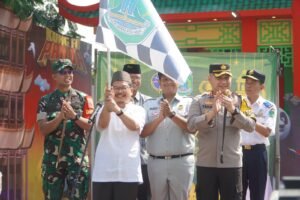 Wujudkan Rasa Aman Lancar, Kapolres Pasuruan Bersama Bupati Lepas Mudik Gratis