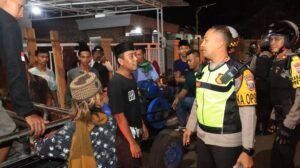 Pastikan Malam Jelang Hari Raya Idul Fitri 1445 H Aman, Kapolres Kediri Kota Pimpin Patroli