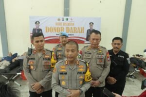 Bantu PMI Penuhi Stok Darah, Kapolres Mojokerto Ajak Anggota Laksanakan Donor