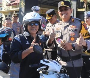 Operasi Patuh Semeru 2024, Polres Probolinggo Beri Hadiah untuk Pengendara Tertib*