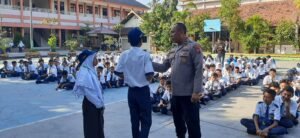 *Cegah Kenakalan Remaja, Polres Lamongan Beri Edukasi Pelajar Tentang Bahaya Narkoba dan Bullying*