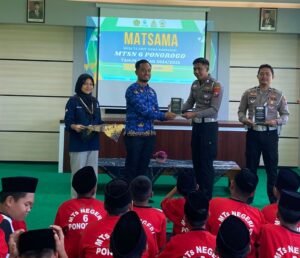*Program Mahameru Lantas, Polres Ponorogo Edukasi Pelajar Tertib Berlalulintas*