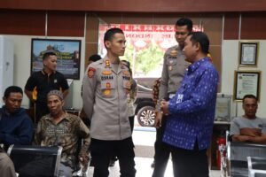 Tinjau Pelayanan Publik, Kapolres Tuban Pastikan Masyarakat Mendapat Pelayanan Sesuai Prosedur*