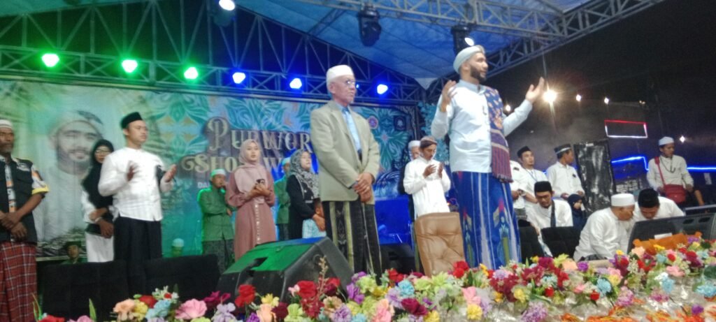 Dusun Purworejo Bersholawat Bersih Desa Dan Memperingati HUT RI ke 79, LSM GMBI Doa Bersama Anak Yatim dan Dhuafa