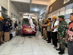 Polisi Kawal Pendistribusian Logistik Pilkada 2024 di Kota Kediri