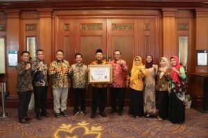 Kado Akhir Tahun, Kabupaten Gresik Raih Predikat “Kualitas Tertinggi” pada Penilaian Kepatuhan Penyelenggaraan Pelayanan Publik
