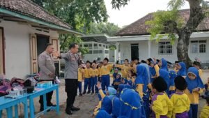 Lebih Dalam Mengenal Polri, Polsek Pagu Beri Sosialisasi Siswa dan Wali Murid TK Kusuma Mulia Kapurejo