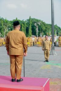Pimpin Apel Perdana Awal Tahun 2025, Bupati Gresik Tegaskan Kepada ASN Untuk Tingkatkan Layanan Kepada Masyarakat