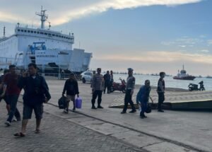 Polres Pelabuhan Tanjung Perak Optimalkan Pelayanan Arus Balik Jalur Laut