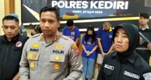 3 Orang Salah 1 Perempuan Ratu Pengedar Sabu-sabu 1 Kg Ditangkap dan Dijebloskan Penjara Polres Kediri