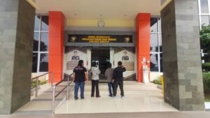 Gadingwatu Membara! Warga Serahkan Petisi ke Polres Gresik, Desak Kasus Dugaan Korupsi Kades Segera Dituntaskan