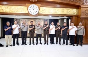 Kapolda Jatim Terima Kunjungan Kajati Perkuat Sinergitas Antar Lembaga Penegak Hukum