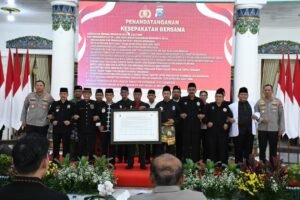 Kapolda Jatim Kukuhkan Satgas Sentot Praworodirejo, Perkuat Sinergi Keamanan Jelang 1 Suro di Kota Madiun