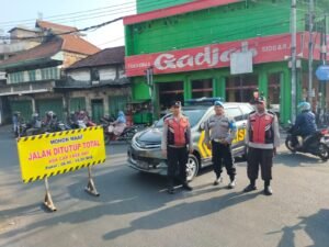 KAPOLSEK KRIAN KOMPOL IGP ATMAGIRI, S. H, M. H DIDUKUNG ANGGOTA MENGGAGAS CAR FREE DAY Di wilayah KRIAN