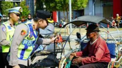 Rangkul Abang Becak, Polres Ponorogo Wujudkan Semangat ‘Polisi Bersama Masyarakat’ Tanpa Sekat